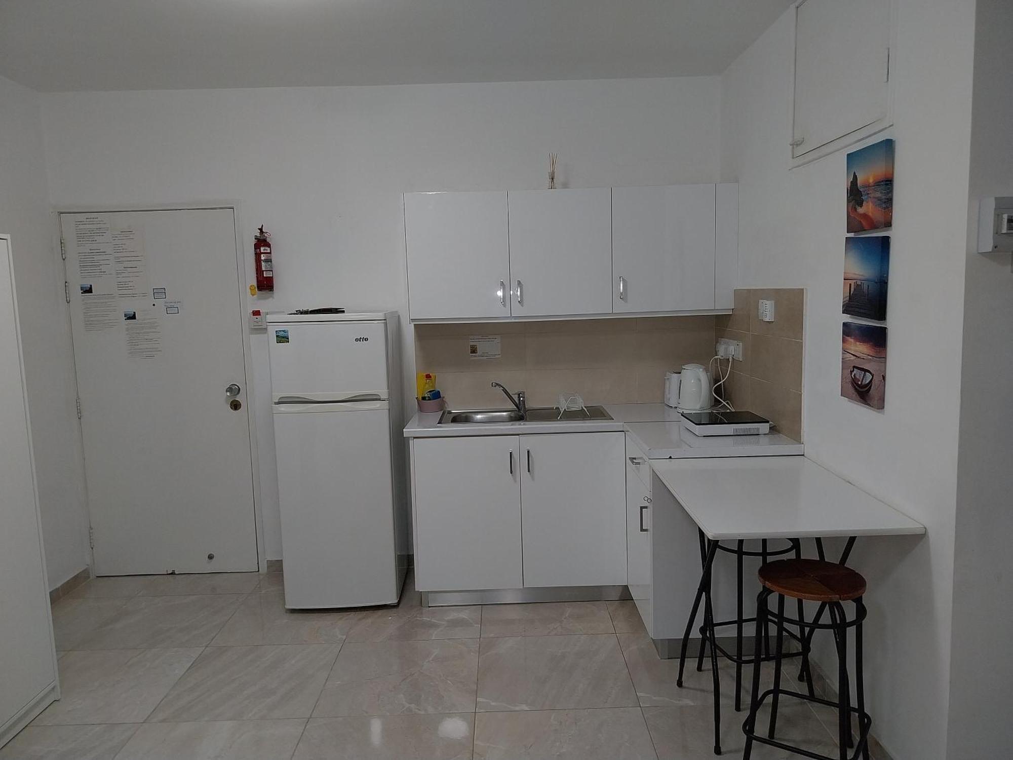 Stelia'S Seagate Studio Apt. Larnaca Bagian luar foto