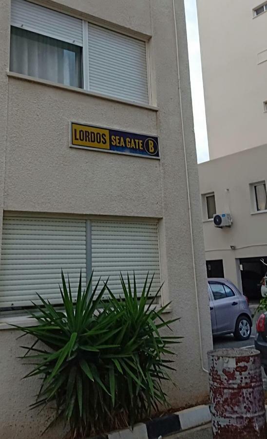 Stelia'S Seagate Studio Apt. Larnaca Bagian luar foto